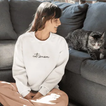 Pusa "Cat mom"