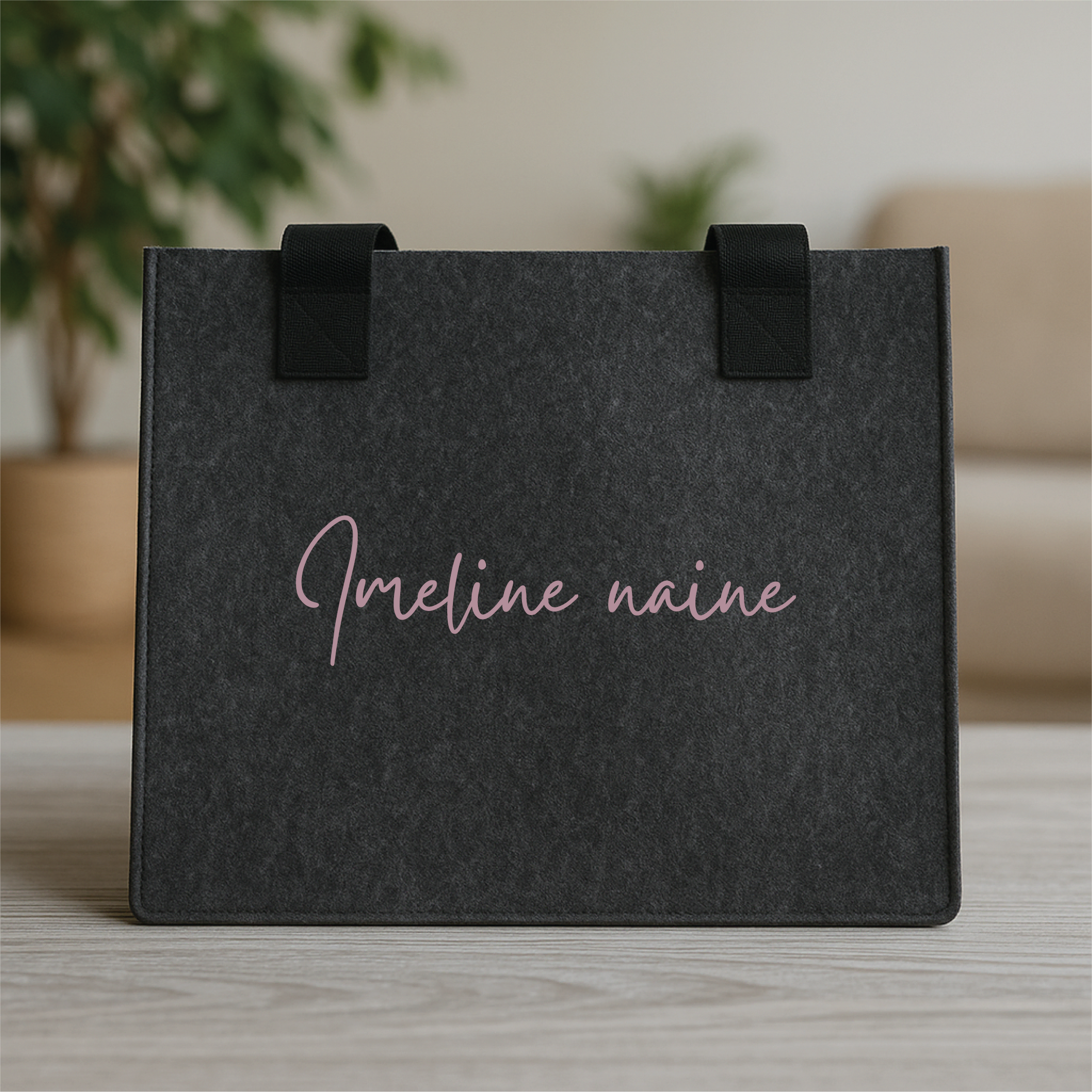 Tumehall vildist kott “Imeline naine”