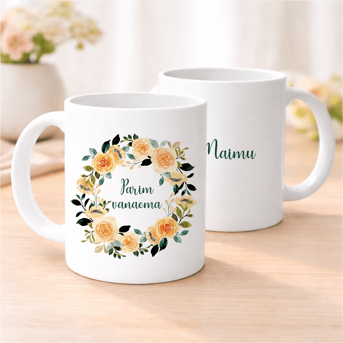 Kahe isikukruusi komplekt, naiste ja meeste nimedega, lillemustriga.